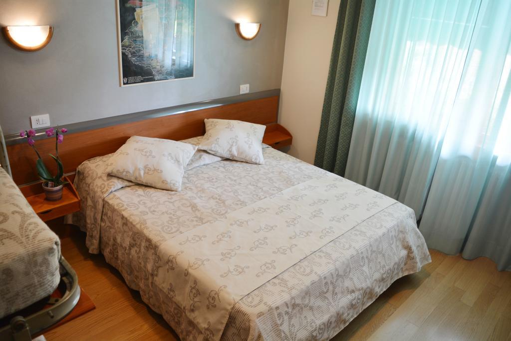 Villa Chiara Lazise Exteriör bild