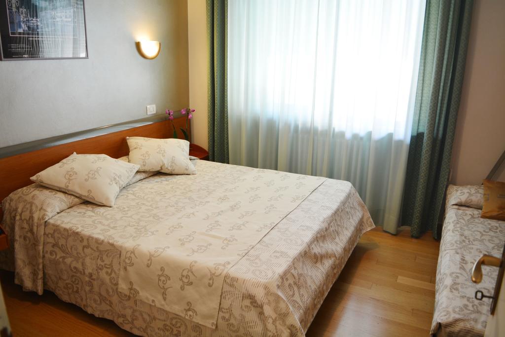 Villa Chiara Lazise Exteriör bild
